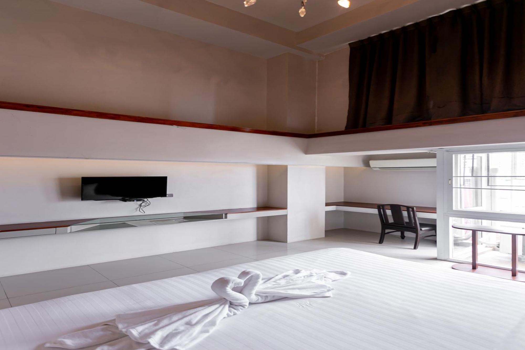 A Room Bangkok Sathorn Esterno foto