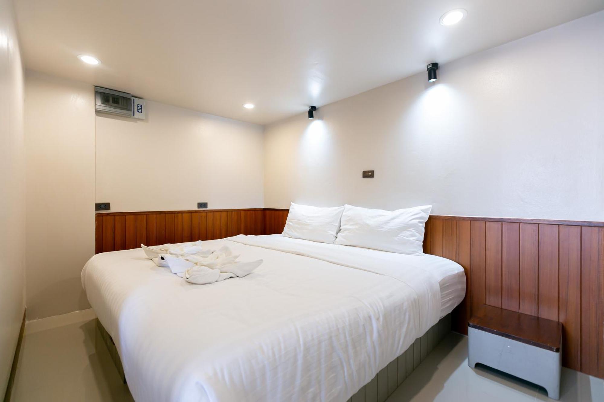 A Room Bangkok Sathorn Esterno foto