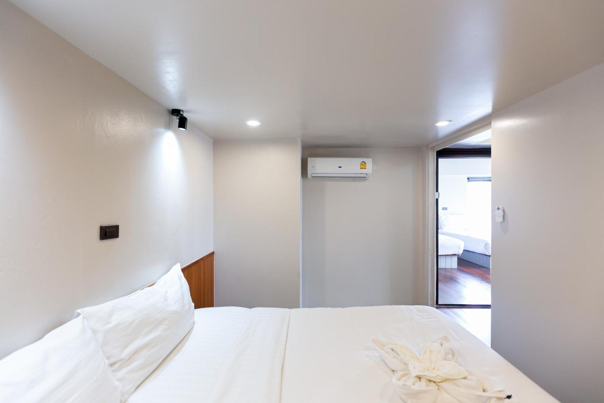 A Room Bangkok Sathorn Esterno foto